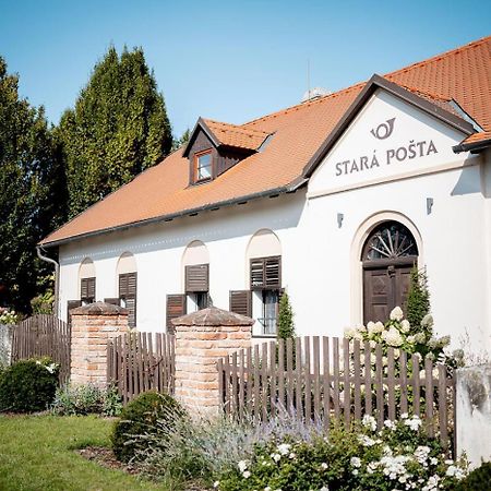 Отель Penzion Stara Posta Kovalovice Экстерьер фото